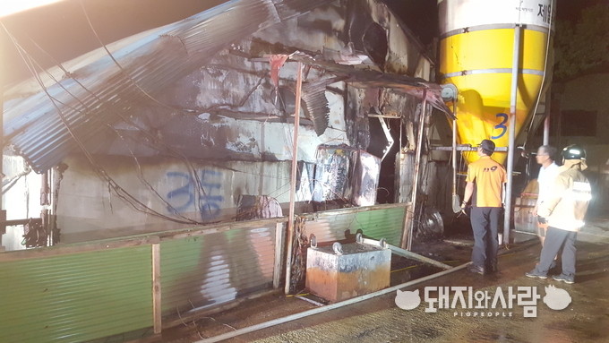 9월 3일 익산 돈사 화재(사진 제공: 전북소방본부)