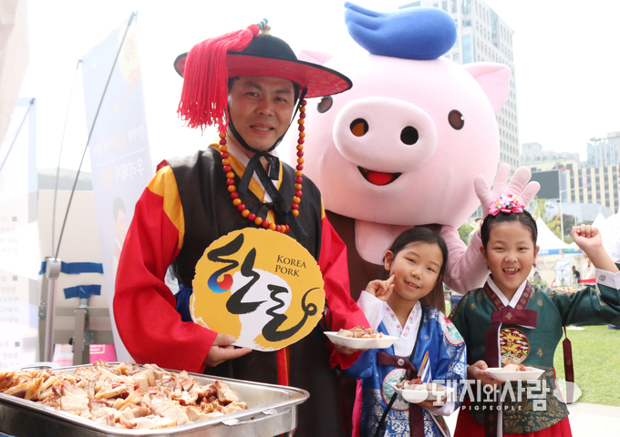 한돈자조금, ‘2017 종로한복축제’ 참가···한국의 맛과 멋 알려