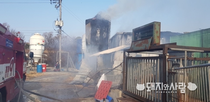 12월 11일 충주 돈사 화재(사진 제공: 충북소방본부)