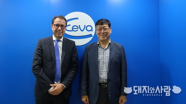 Rudd Aerdts 사장(Ceva Asia)과 정현규 회장(한국양돈수의사회)