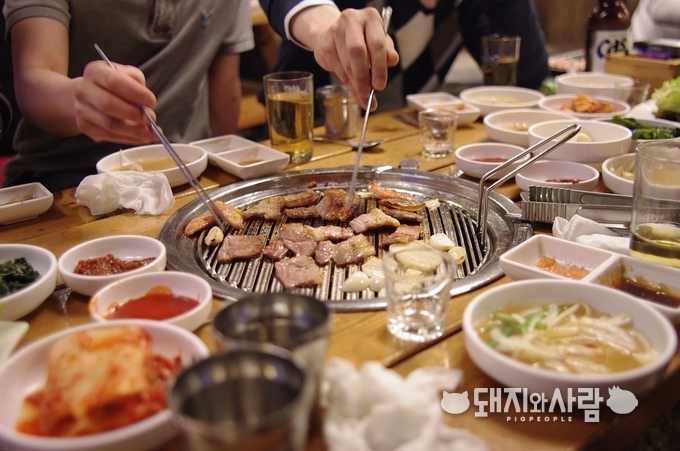 선거 관련 금품을 제공한 사람과 받은 사람 모두 처벌됩니다@돼지와사람 