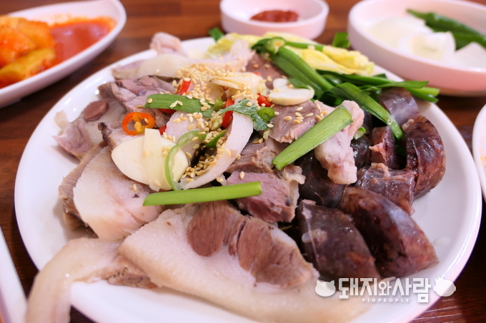그나저나 한돈 맛집 알리기 어떠세요?@돼지와사람