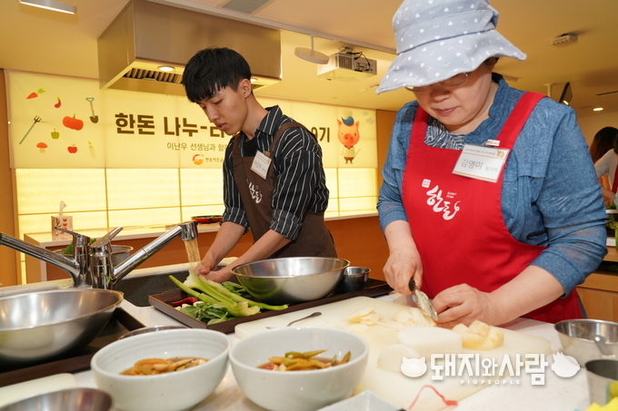 26일 마지막 요리교실에서는 한돈 허브찜이 주 요리였습니다@한돈자조금 
