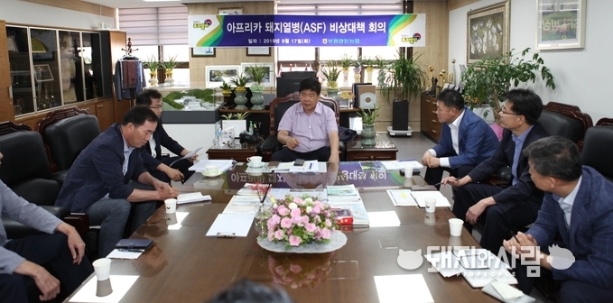 이재식 조합장(가운데)@부경양돈농협