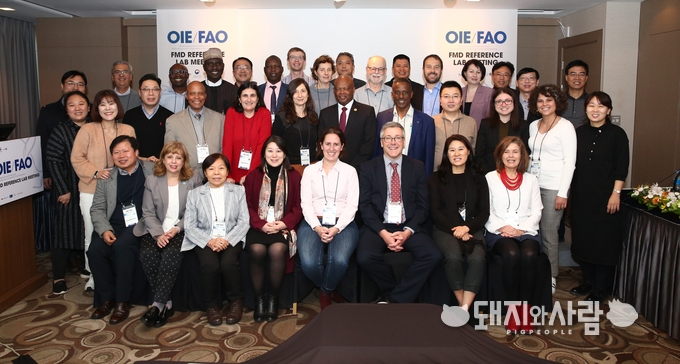 'OIE·FAO 구제역 전문가 회의'는 전세계 구제역 대응 방안을 마련하기 위해 지난 2004년에 결성된 모임입니다@검역본부