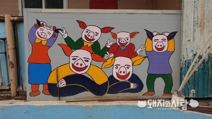 정부는 ASF 희생농가에 재입식을 무한정 미뤄서는 안됩니다. 무기한 이동제한도 풀어야 합니다@돼지와사람 