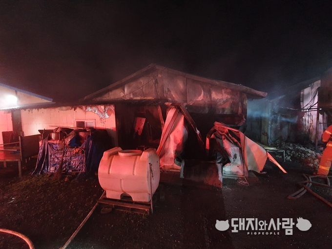 3일 충남 예산 돈사 화재@예산소방서