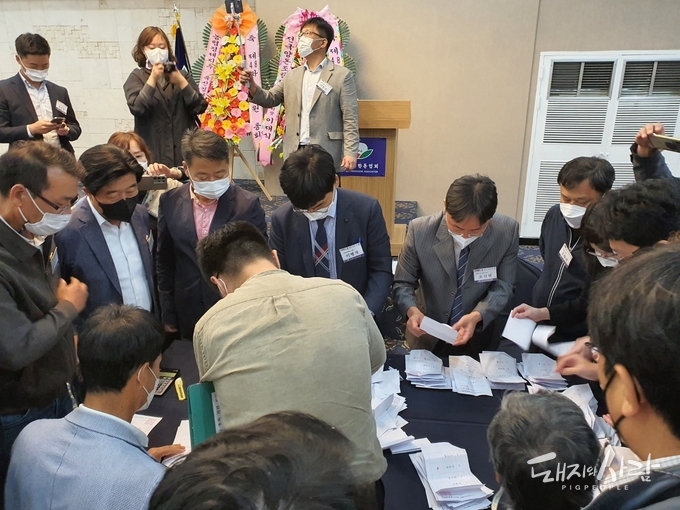 드디어 오후 3시 30분경 개표 시작@돼지와사람