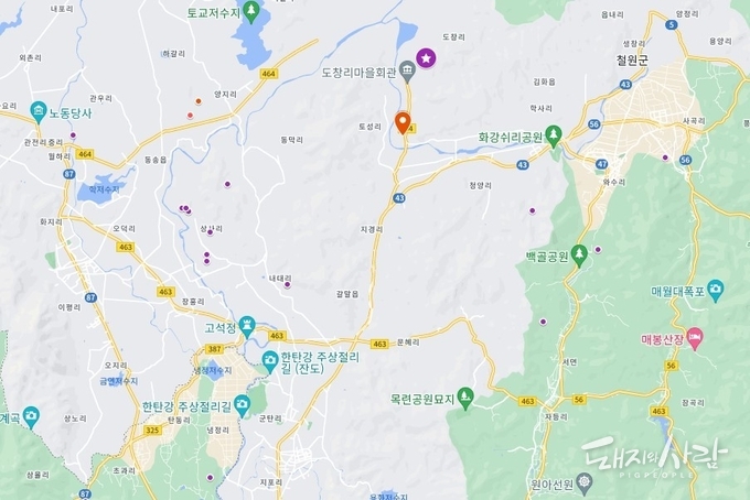 18일 철원 발생농장(주황 풍선)과 올해 3월 감염멧돼지(별표), 기존 발생농장(주황), 기존 감염멧돼지(보라)@구글지도