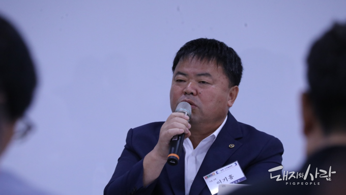 후보자 합동 소견 발표회에서 발언하는 이기홍 당선인@돼지와사람