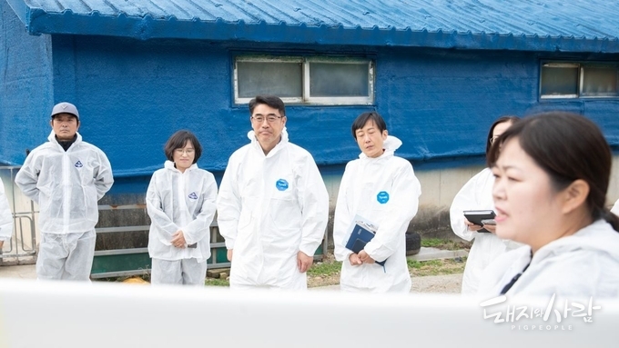 21일 전북 장수 소재 축산 냄새 저감 시범사업 참여 양돈농가를 방문한 김진형 원장 직무대리@국립축산과학원