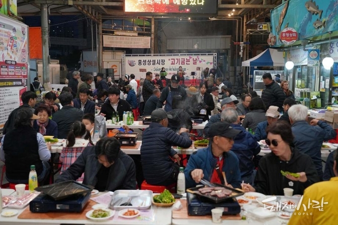 상설시장 고기 굽는 날@홍성군