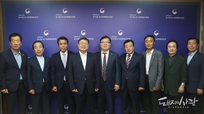 축산 관련 단체장들, 새 정부 첫 농특위원장 만나 이런 것 요구했다