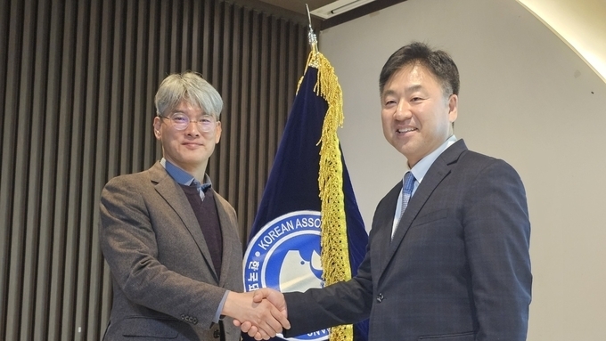 [한 장의 사진] 한국돼지수의사회 바통터치!!