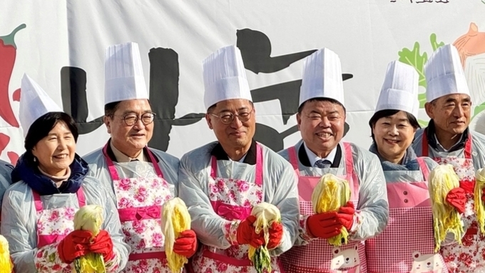 한돈자조금, 2025 국회 생생텃밭 김장나눔행사 동참