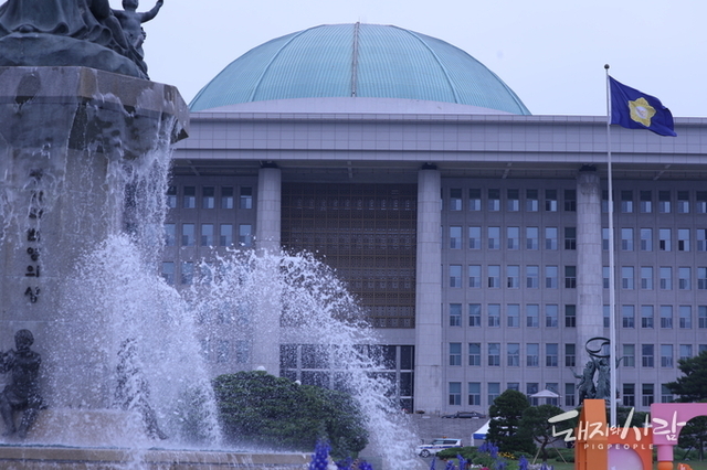 국회, 축산법·가전법 개정안 의결..."축산농가 준수의무 대폭 강화"