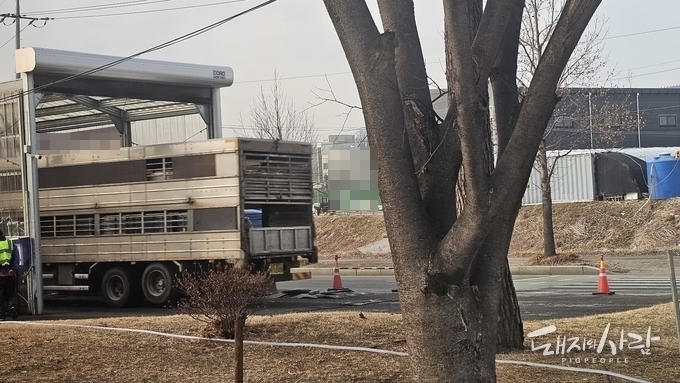 [초록] 호기성 세균수와 CBS-X 활용한 3단계 차량소독 절차의 현장 평가