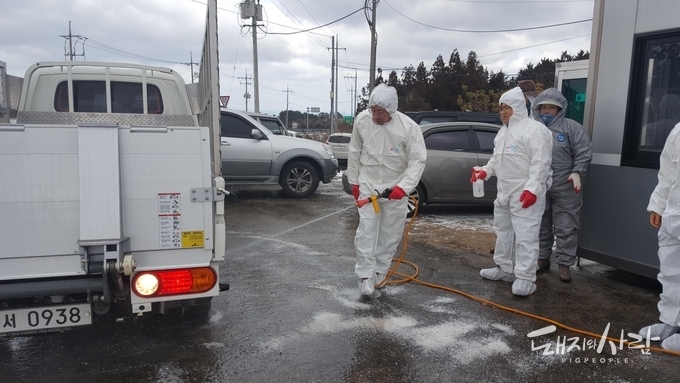 "최근 3년간 구제역 발생한 시군 및 인접 시군 생산·사육 우제류 반입 제한"